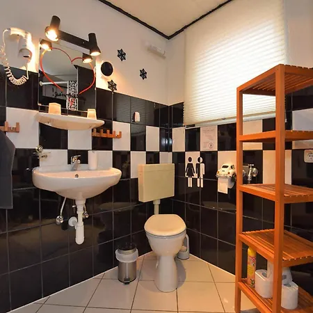 Steinbach Nahe Skihalle Oberhof, Cleaning Included